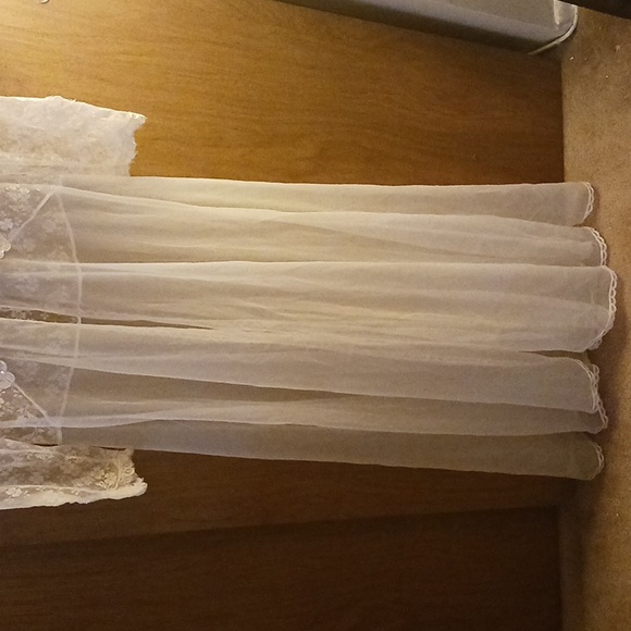 VICTORIA'S SECRET GORGEOUS ROBE, PETITE, NYLON, VALENTINES DAY - Picture 3 of 5